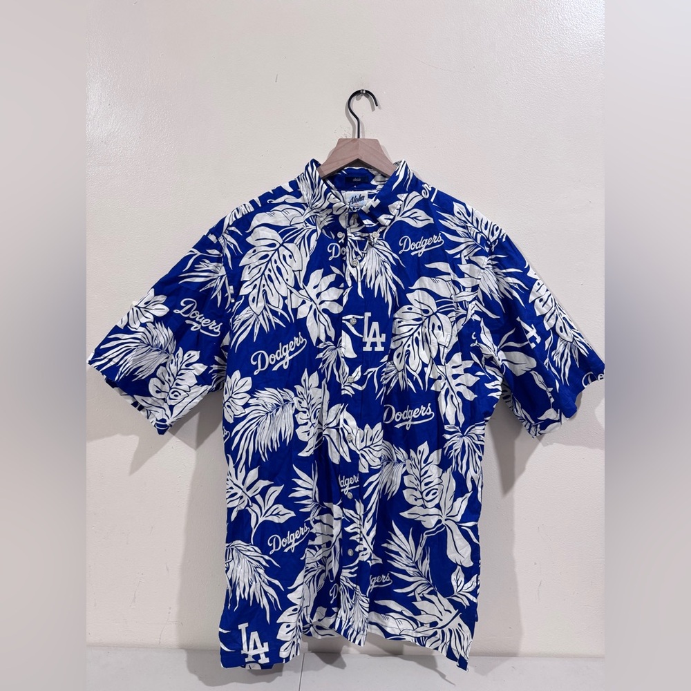 Reyn Spooner Blue and White Casual Button Down Shirt